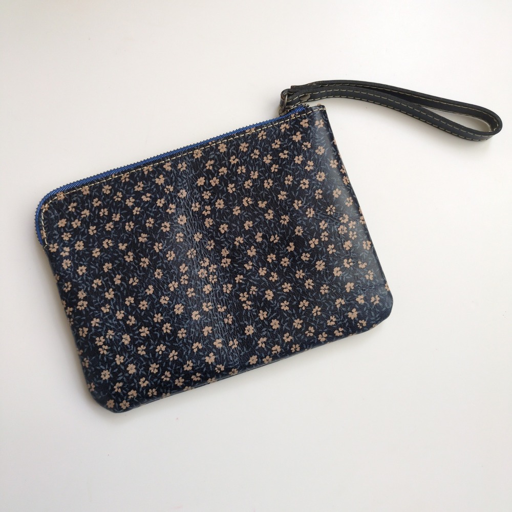 Patricia Nash Daisy Floral Wristlet Clutch Navy Blue Leather Zip Top Small
